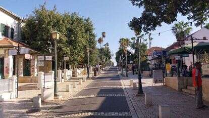 המדרחוב המפורסם של זכרון יעקב. | איציק בן דב, החברה להגנת הטבע