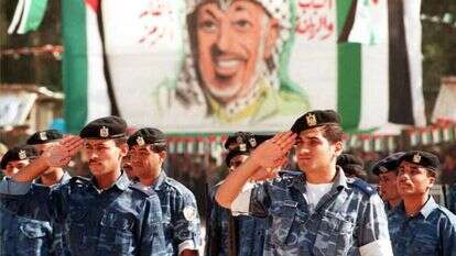 שוטרים פלסטינים בעזה, 1995. | איי. אף. פי