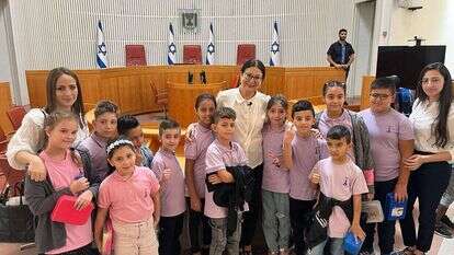 ספר ילדים ביוזמת הנשיאה חיות. | דוברות הרשות השופטת