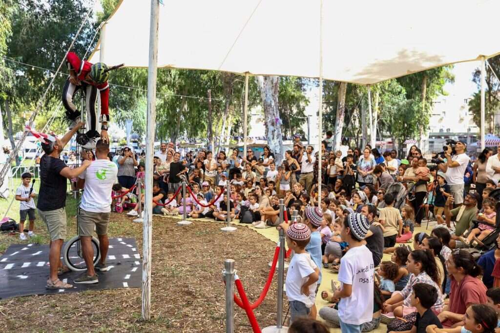 פסטיבל סוכה למחשבה בשדרות. | דור פזואלו ומור אברג'ל