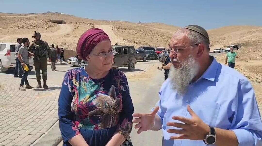 שלמה נאמן והשרה אורית סטרוק. | יצחק וייס