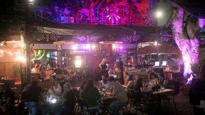 בר בתל אביב. | מרים אלסטר/פלאש90