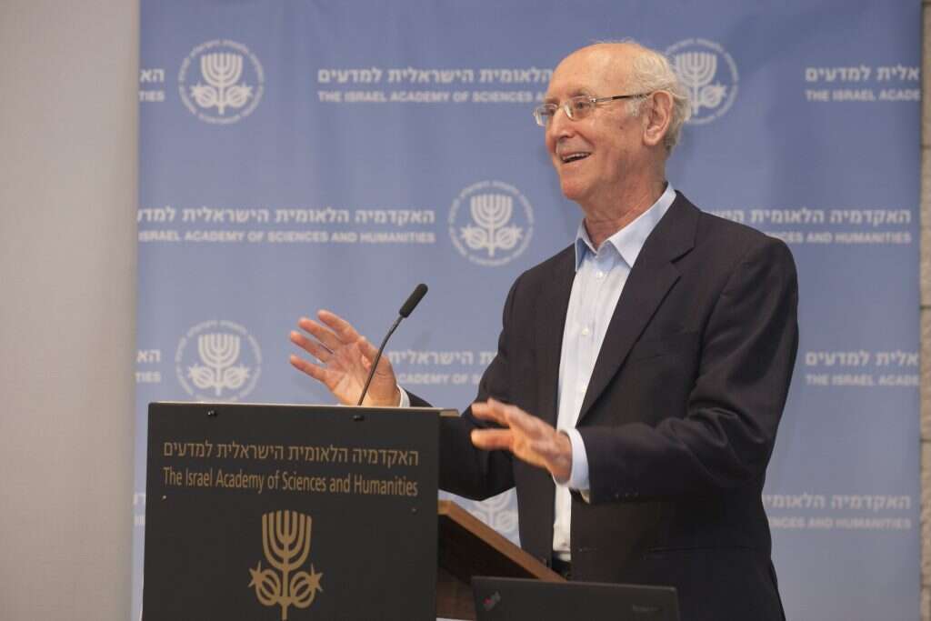 האב, פרופ' אברהם גרוסמן. | באדיבות האקדמיה הלאומית הישראלית למדעים