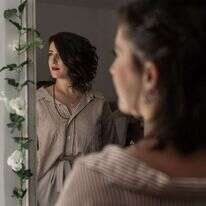 לבנת בן–חמו. | אבישג שאר–ישוב