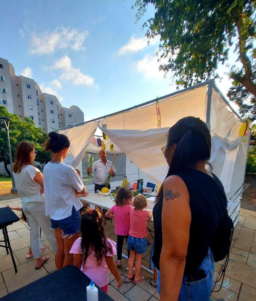 סוכות בתל אביב. | דוברות עיריית תל אביב יפו סוכות בתל אביב. | דוברות עיריית תל אביב יפו