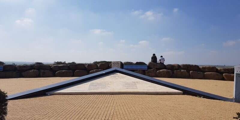 החץ השחור. | אתר "בשביל המשפחה"