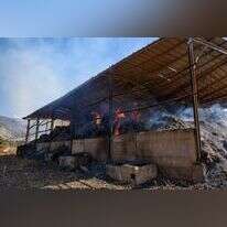 מתבן שהוצת בקיבוץ שניר, 2021. | אייל מרגולין, ג'יני