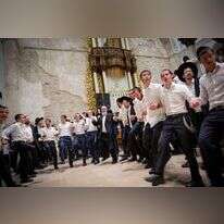 שמחת בית השואבה. | אהרון קרוהן/פלאש90