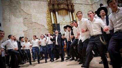 שמחת בית השואבה. | אהרון קרוהן/פלאש90