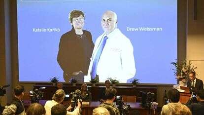 זוכי פרס הנובל לרפואה 2023, קתלין קריקו ודרו ווייסמן. | Jessica Gow, AP