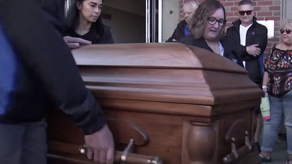 הארון של "סטונמן ווילי". | מסך מיוטיוב