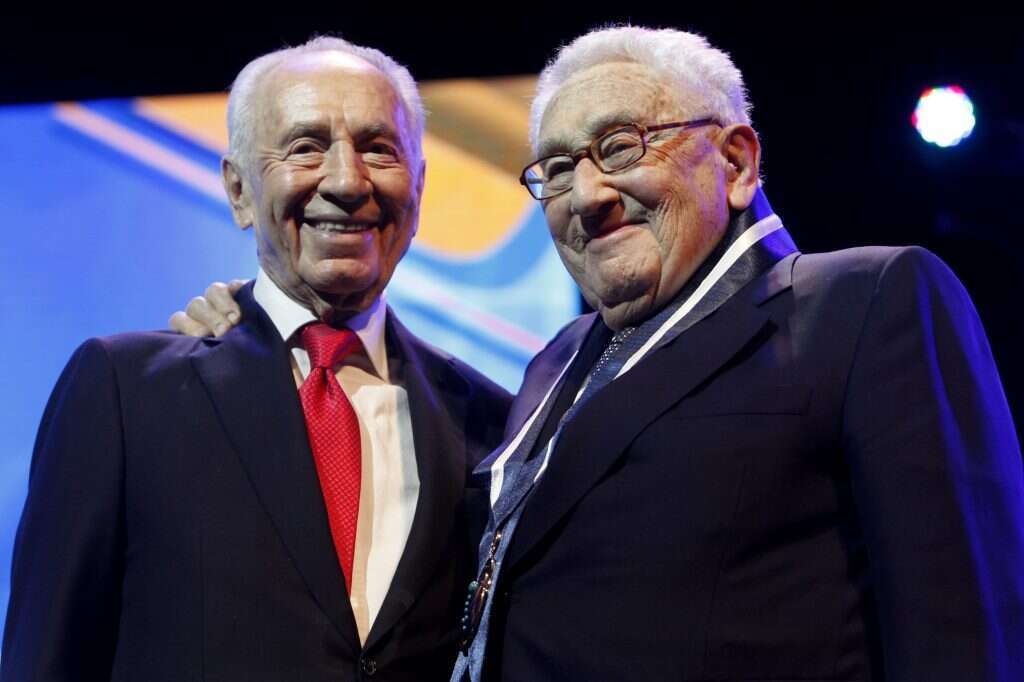 הנרי קיסינג'ר ונשיא המדינה שמעון פרס ז"ל ב-2012. | מרים אלסטר, פלאש 90