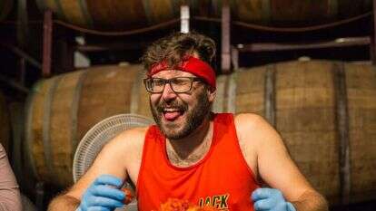 מייק ג'ק במהלך אירוע שבירת שיא הגינס. | Monique Wiendels, הוושינגטון פוסט