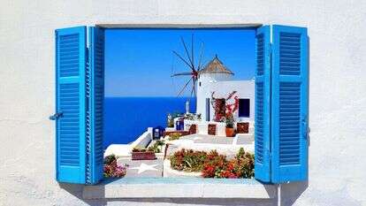 נטייה נוסטלגית לצביעת המציאות בצבעים עזים וחלומיים. | שאטרסטוק