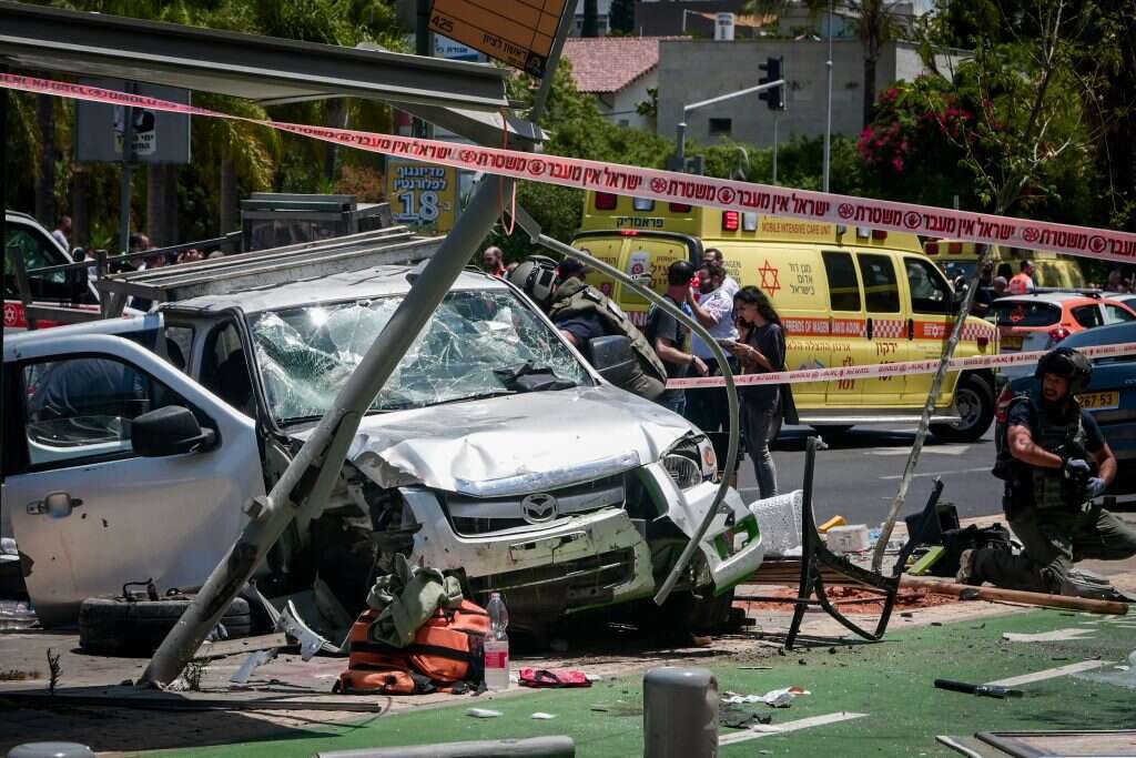 "קיים חשש להחרפה במספר הפיגועים ובעוצמתם". זירת פיגוע הירי בתל־אביב שבו נרצח הסייר חן אמיר ז"ל, בחודש אוגוסט. | אבשלום ששוני, פלאש 90
