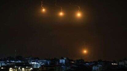 פצצות תאורה ברצועת עזה, AFP