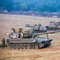 כוחות ארטילריים בגבול לבנון. | AFP