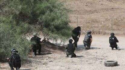 כוחות הביטחון סורקים את השטח ליד אשדוד. | AFP