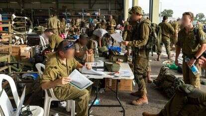 מאות אלפים התגייסו למערך המילואים. | דובר צה"ל