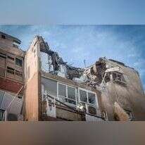 בניין שנהרס אמש מפגיעה ישירה של רקטה שנורתה מעזה. תל אביב. | אבשלום ששוני, פלאש 90