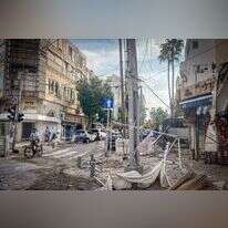 פגיעת רקטה בתל-אביב. | אבשלום ששוני - פלאש90 פגיעת רקטה בתל-אביב. | אבשלום ששוני - פלאש90