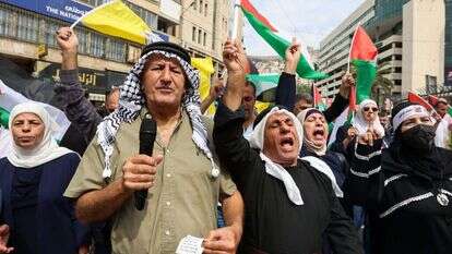 פלסטינים בשכם מפגינים תמיכה בחמאס. | AFP