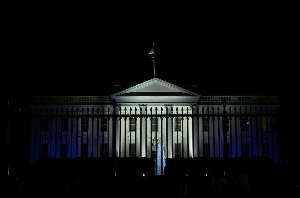 הבית הלבן מואר בכחול ולבן להזדהות עם ישראל, הלילה. | AFP