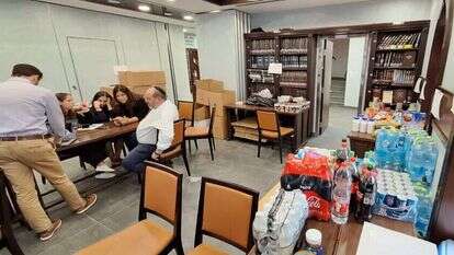 בית מדרש בשכונה החרדית 'שערי חסד' בירושלים, שהפך בימים אלה למרכז איסוף של תרומות מצרכים לחיילים. | משה ליפשיץ