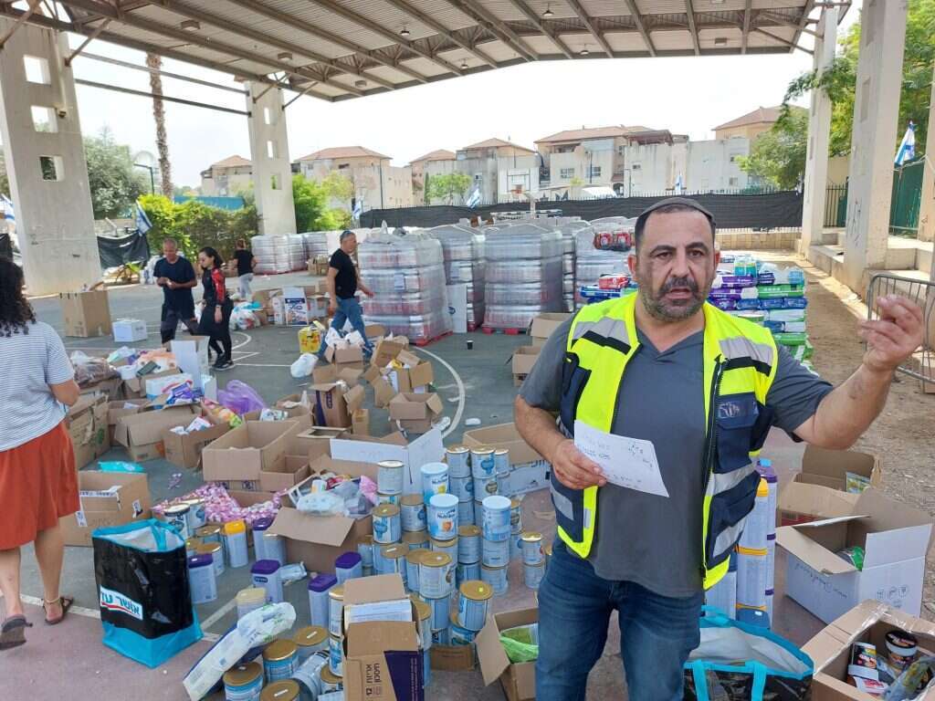 אביהו כהן, מנהל מתחם חלוקת מזון בשדרות, | שיבי רייכנר