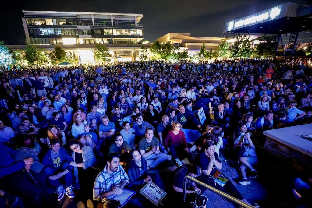 אלפים בעצרת תמיכה בישראל באטלנטה. | EPA אלפים בעצרת תמיכה בישראל באטלנטה. | EPA