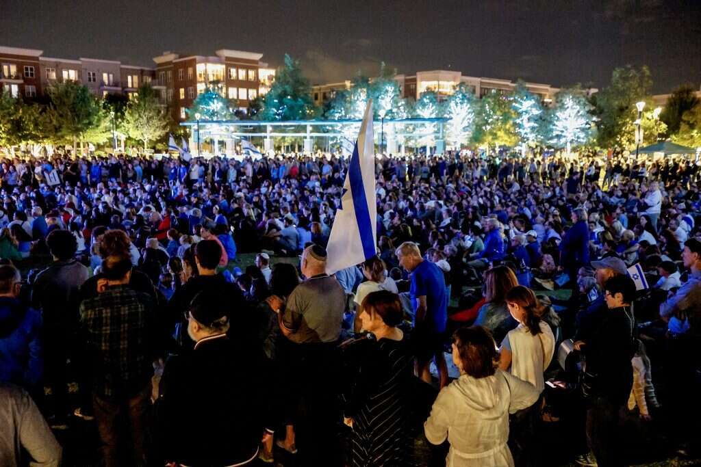 אלפים בעצרת תמיכה בישראל באטלנטה. | EPA אלפים בעצרת תמיכה בישראל באטלנטה. | EPA