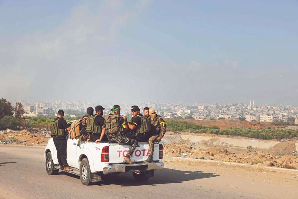 אנשי חמאס בעזה בדרך לגבול. | איי.אף.פי אנשי חמאס בעזה בדרך לגבול. | איי.אף.פי