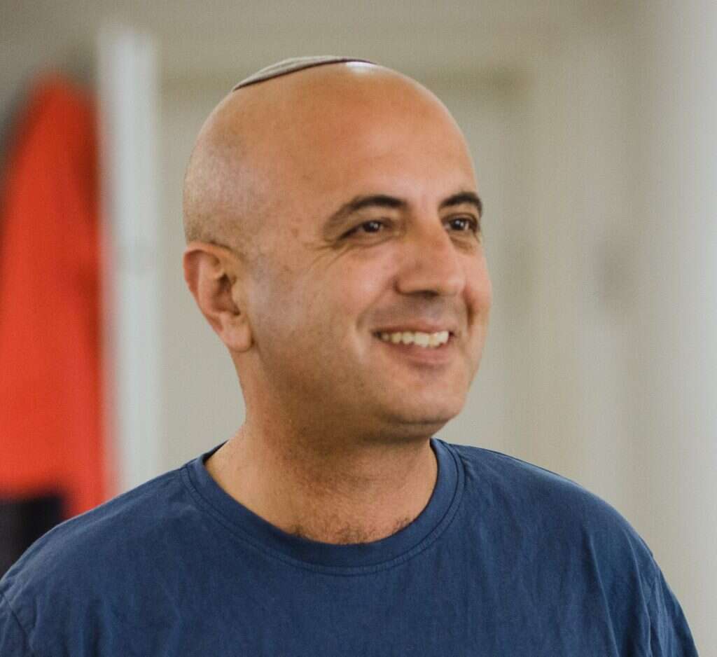 צביקה בלומשטיין. | ראובן בן־חיים