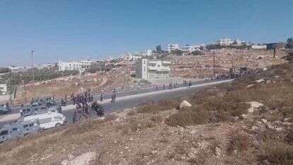 צבא ירדן יורה במפגינים ליד הגבול עם ישראל. | מסך מתוך סרטון