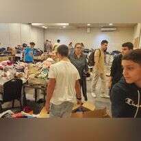 תרומות למפונים במלון יערים. | עטרה גרמן