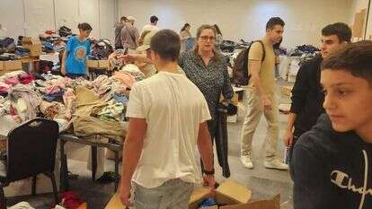 תרומות למפונים במלון יערים. | עטרה גרמן