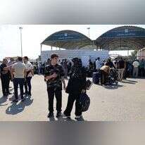 עזתים בעלי דרכונים זרים צובאים על מעבר רפיח, בשבוע השני למלחמה. | AFP