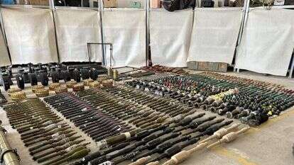 נשק שנשאו המחבלים ונתפס בידי צה"ל. | אריאל שנבל