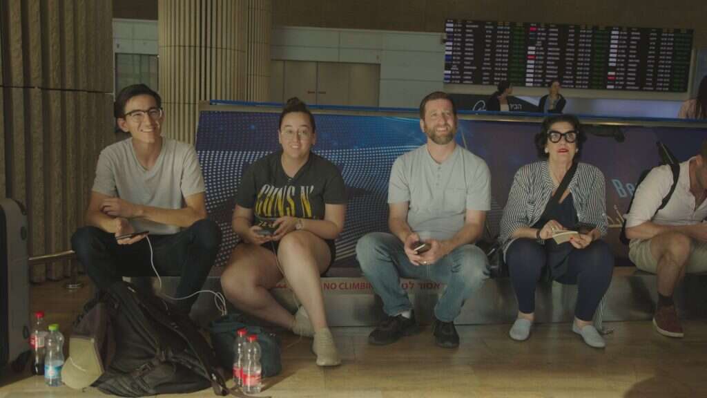 נסעו לארה"ב ובחזרה בשביל תרומה. נתב"ג. | אור אזולאי