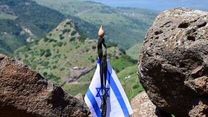 דגל ישראל וסרט יזכור ברמת הגולן, | מיכאל גלעדי