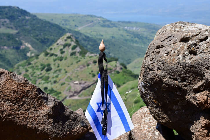 דגל ישראל וסרט יזכור ברמת הגולן, | מיכאל גלעדי