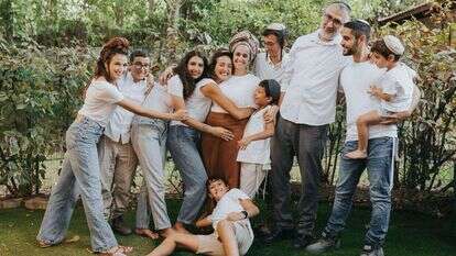 משפחת לפידות. תפארת הי"ד רביעית משמאל. | אוהד שביט