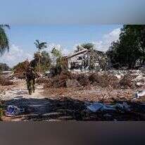 כשאור קטן מפציע, אורות נוספים נמשכים אליו. קיבוץ בארי, השבוע. | יניב נדב, פלאש 90