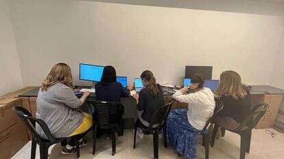 החרדיות רוצות להיות שם. החמ"ל של "אחיות מברזל" | דסי הרצברג החרדיות רוצות להיות שם. החמ"ל של "אחיות מברזל" | דסי הרצברג