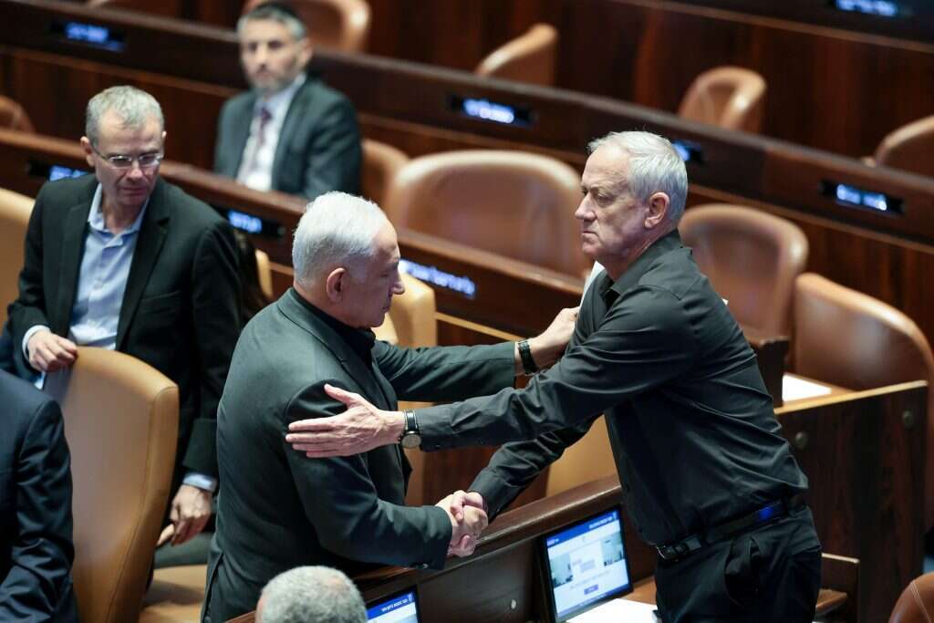 נתניהו וגנץ בהשבעת ממשלת החירום. | נעם ריבקין־פנטון, פלאש 90