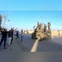 מחבלי חמאס יוצאים לכיוון שטח ישראל. | עטיה מוחמד, פלאש 90