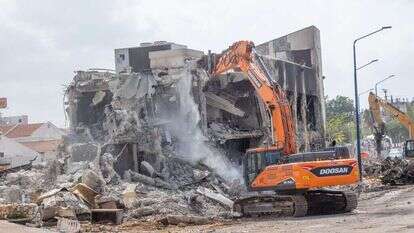 פינוי הריסות תחנת המשטרה בשדרות. | יוסי אלוני