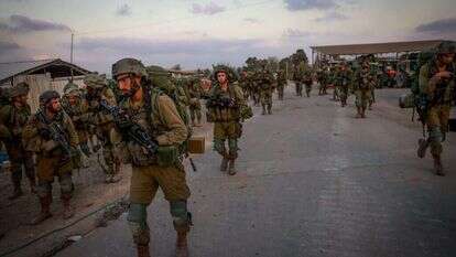 The spirit of 1948 endures. IDF soldiers in Be'eri. Photo by Chaim Goldberg/Flash90