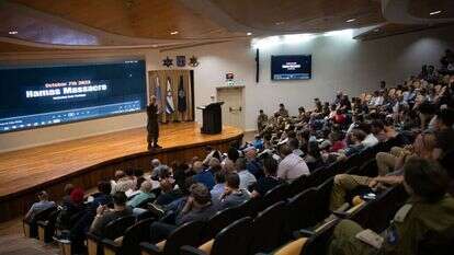 כתבים זרים במפגש עם צה"ל. | דובר צה"ל כתבים זרים במפגש עם צה"ל. | דובר צה"ל
