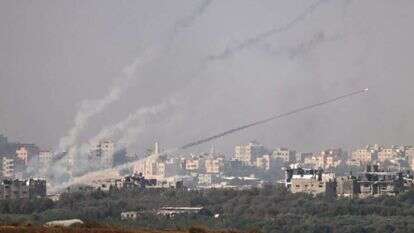 שיגור רקטות מהרצועה לעבר העיר שדרות. | AFP